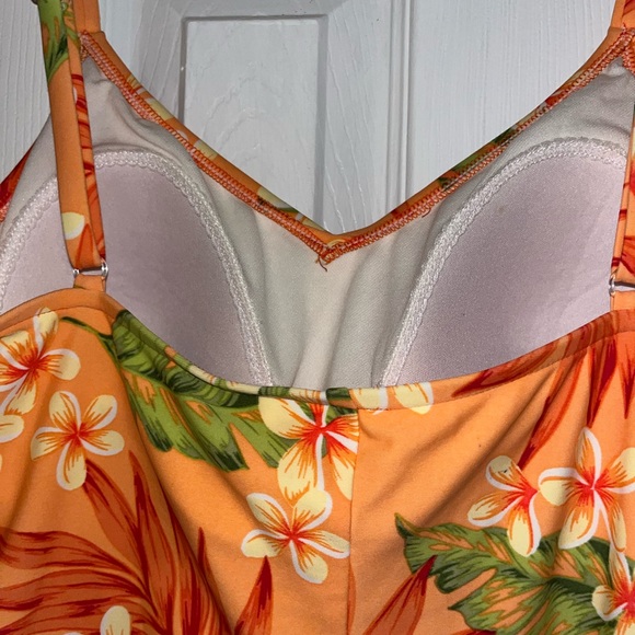 Gloria Vanderbilt Peach Beach 2 Piece, Size 12 - Picture 3 of 8